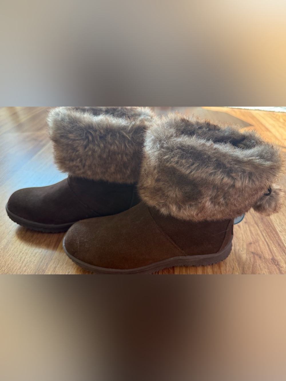 Minnetonka Boots - Size 6 - Picture 2 of 7
